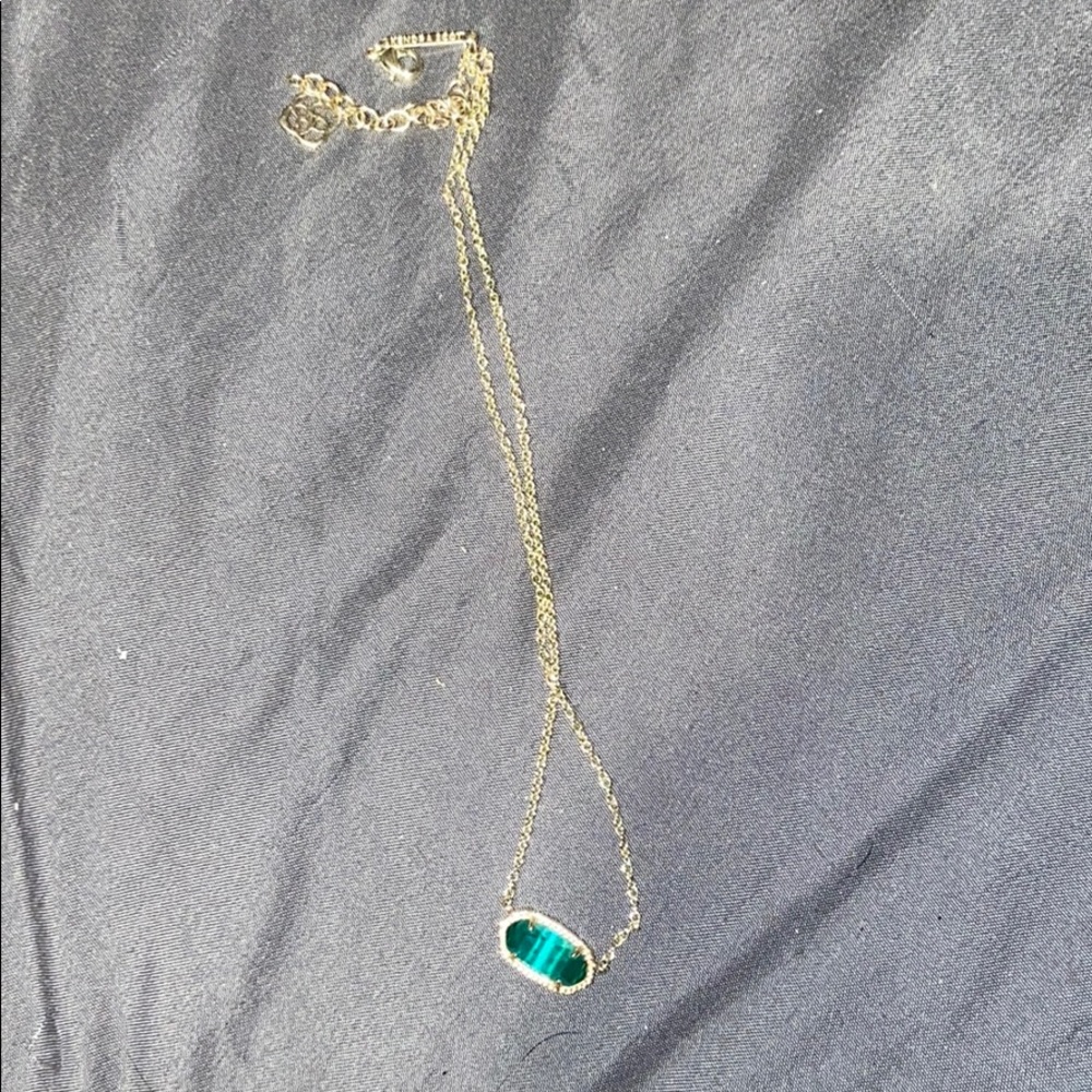 kendra scott necklace and duster bag